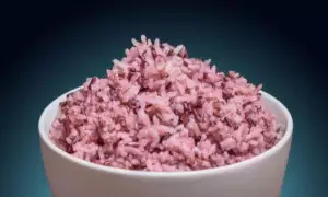 La Creación de una comida híbrida: mitad arroz, mitad carne de ternera