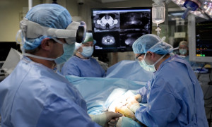 Apple Vision Pro ya está en los quirófanos y podría cambiar la medicina para siempre