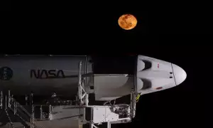 La NASA y SpaceX lanzan con éxito su octava misión comercial tripulada 