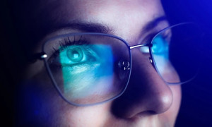 Las gafas inteligentes que convierten el audio en texto para personas sordas
