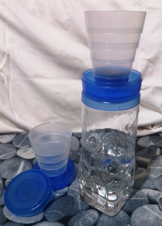 Vaso plegable filtrador de agua potable 